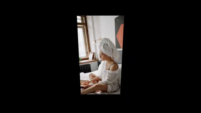 Красивая девушка занимается любимым делом смотреть онлайн