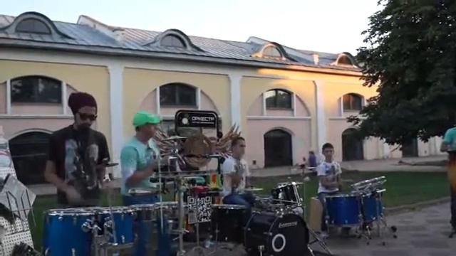 Рязань. Оркестр Летучих барабанщиков.17.08.2013 смотреть онлайн