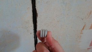 Как закрепить кабель в штробе