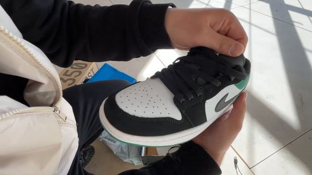 Купил Air jordan 1 и Yeezy 350 в outmaxshop. Отзыв об outmax смотреть онлайн