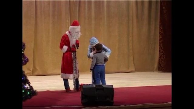 Мальчик из Дагестана послал Деда Мороза смотреть онлайн