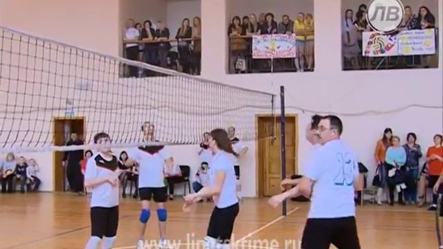 Липецкие судьи сразились на волейбольной площ... смотреть онлайн