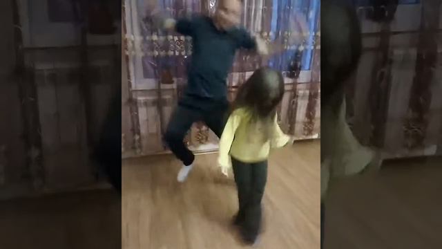 Брат и сестра танцы смотреть онлайн