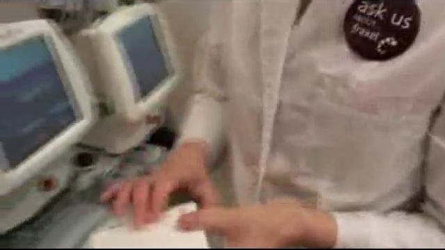 Процедура на настоящем аппарате Fraxel(Часть 1 из 2).avi смотреть онлайн