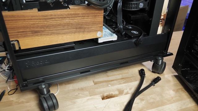 Fractal Meshify 2 XL Launch! Threadripper 3990X/EK Custom Loop Build смотреть онлайн