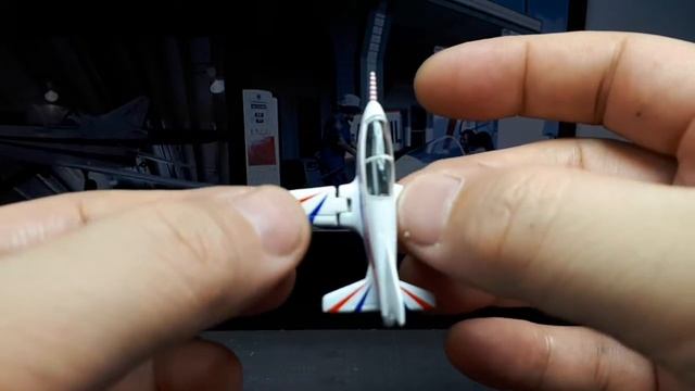 1/72 Acrostar jet 007 James Bond Octopussy by Kyosho смотреть онлайн