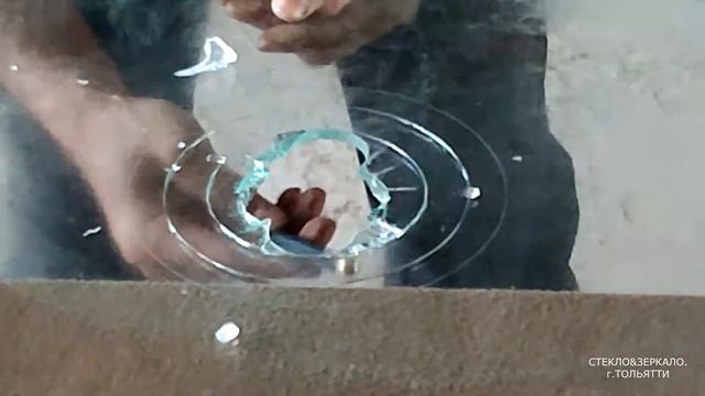Вырез большого отверстие в стекле толщиной 6мм .Large hole cutout in 6 mm thick glass смотреть онлайн