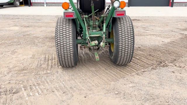 John Deere 770 4WD Tractor смотреть онлайн