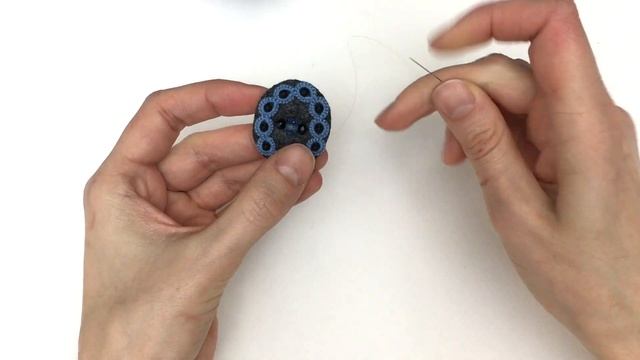 Needle tatting. Beading. Drop down earrings / Фриволите иглой. Вышивка бисером. Серьги с бусинами смотреть онлайн