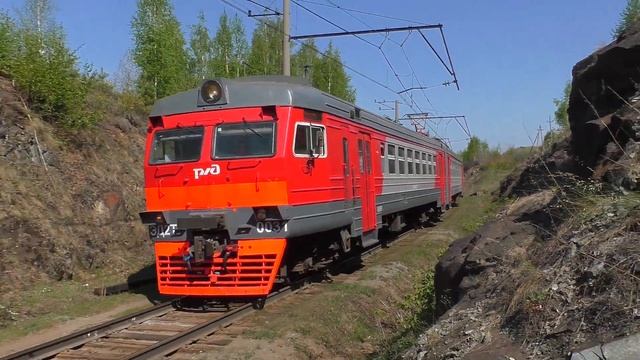 "Между скал". ЭД2Т-0031 сообщением Нижний Тагил - Егоршино смотреть онлайн