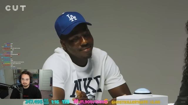 Bigpuffer Reacts to The Button! смотреть онлайн