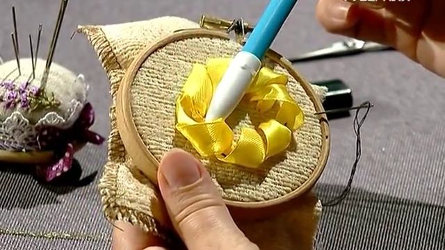 Новый способ вышивки лентами. Ручная работа от 08.09.2018 смотреть онлайн