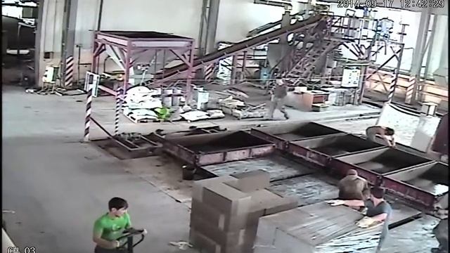 AXYCAM AN4-23V12i-Heater (аналоговая камера, дневная съемка) смотреть онлайн