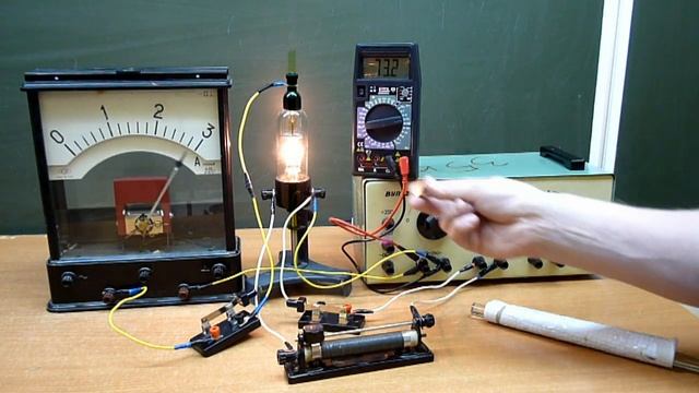 Односторонняя проводимость вакуумной лампы-диода. смотреть онлайн