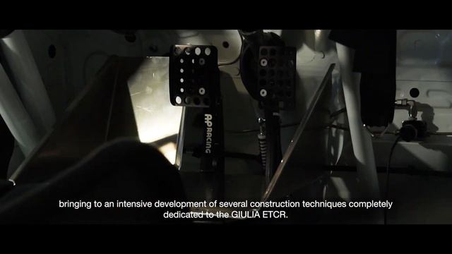 Alfa Romeo Giulia ETCR by Romeo Ferraris - clip 2/4 ? смотреть онлайн