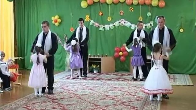 01 Танец отец и дочь смотреть онлайн