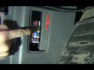 Замена предохранителя ABS KIA - Spectra