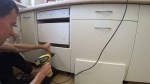 ⚫ САМЫЙ ПРОСТОЙ СПОСОБ! (за 4 мин) УСТАНОВКА ФАСАДОВ на кухню