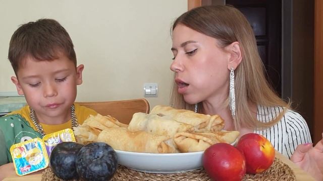 Мукбанг БЛИНЫ С МЯСОМ ? || Роди ребёнка для себя ☝ || Mukbang pancakes | смотреть онлайн
