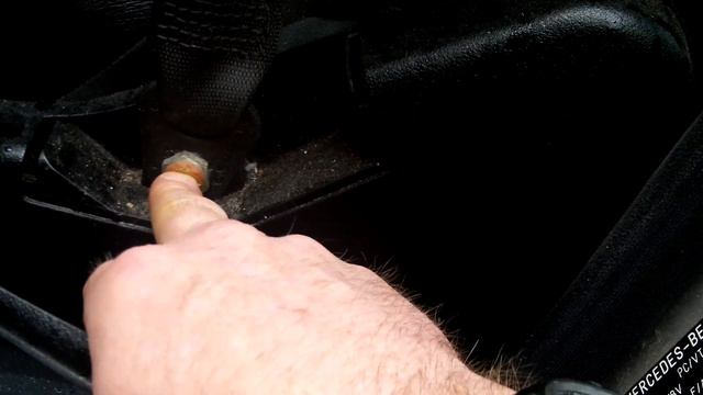 Mercedes w202 seat removal смотреть онлайн