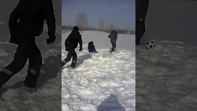 Играем в 300 зимой смотреть онлайн