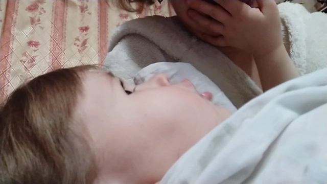Не надо мам, не пой. смотреть онлайн
