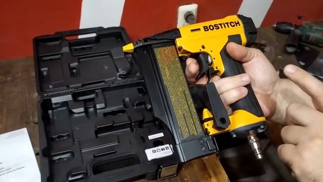 Уникальный финишный нейлер под калибр 23GA Bostitch BTFP2350K (он же DEWALT DWFP2350K)