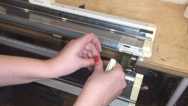 Установка передней игольницы // Сильвер Рид 280/60 смотреть онлайн