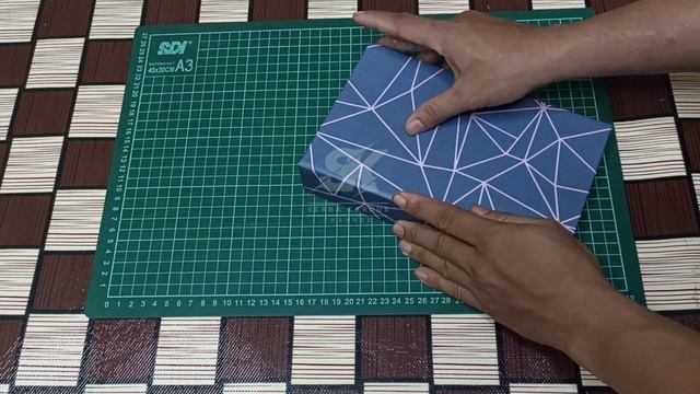 How to make a pencil box from used cardboard смотреть онлайн