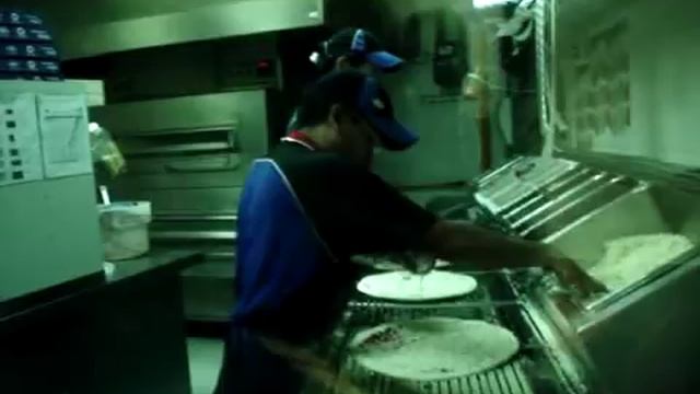 World's Fastest Pizza Maker 2009 "Domino's Pizza Contreras". смотреть онлайн