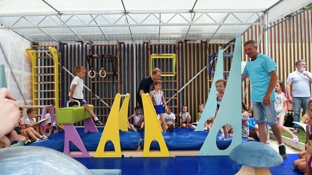 Комплекс "Юный гимнаст" смотреть онлайн