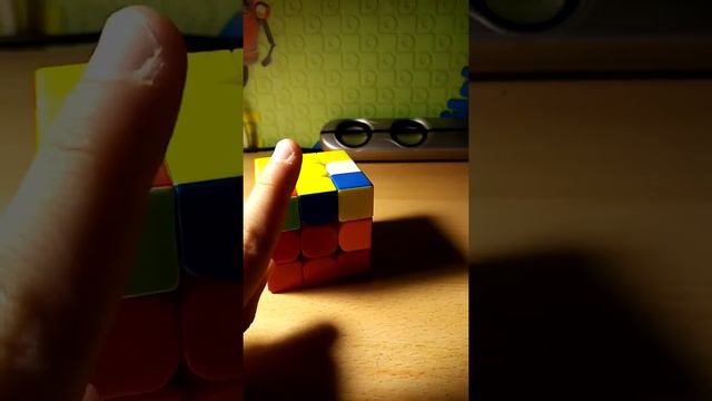 Кубик Рубика можно собрать 2 движениями??? (правда или ложь)