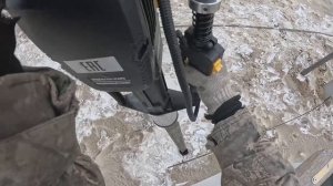 Зимняя забивка заземления. Бензиновый копер. Могучая штука.