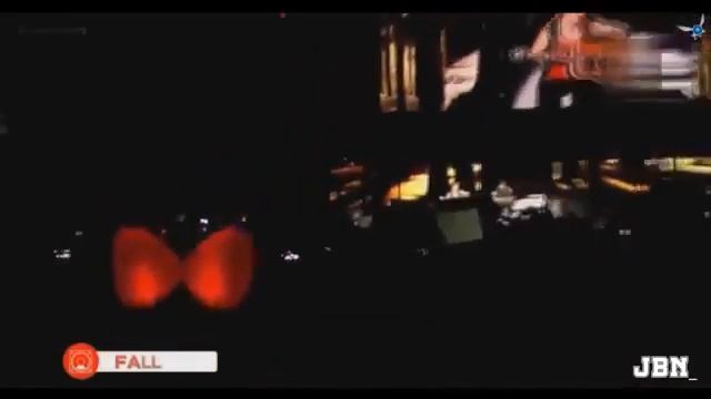 Justin Bieber - Fall Live смотреть онлайн