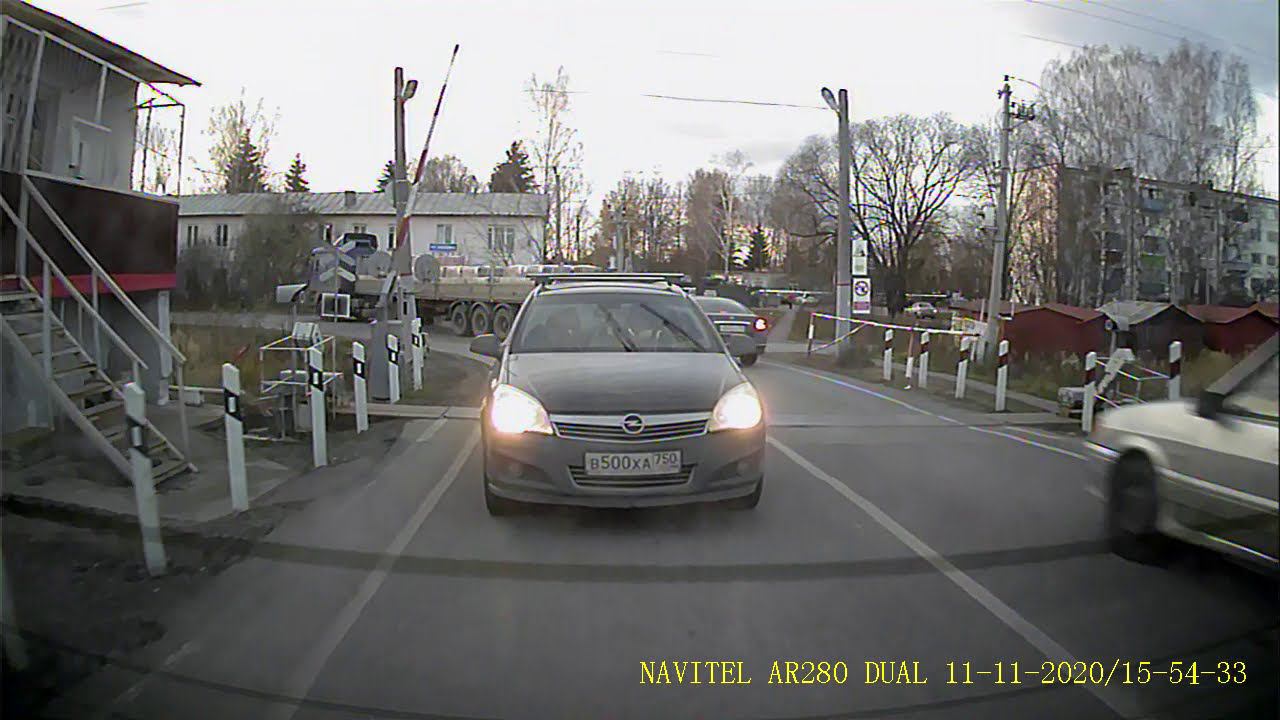DVR NAVITEL AR280 DUAL, rear-view camera смотреть онлайн