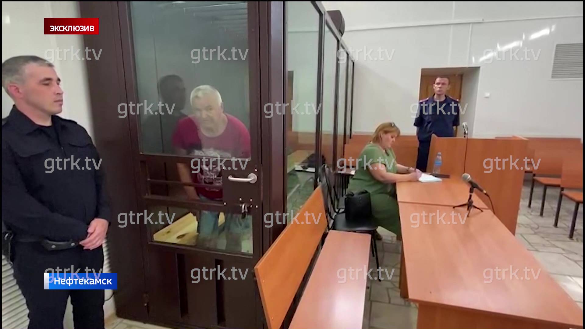 Эксклюзив: избившего дедушку тростью дебошира отправили под домашний арест в Башкирии смотреть онлайн