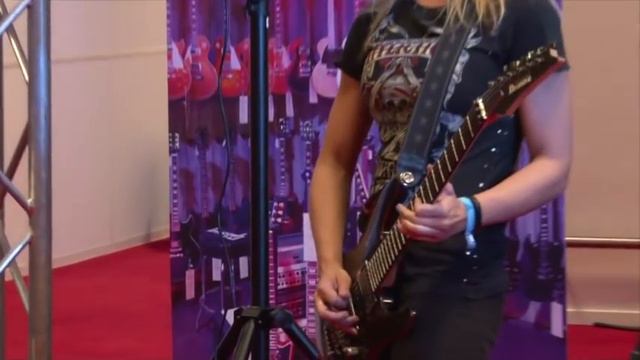 Nita Strauss - Ibanez Clinic Musicfair 2016 Jaarbeurs Utrecht смотреть онлайн