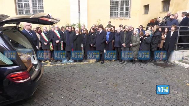 Paolo Taviani, il feretro in Campidoglio per cerimonia laica смотреть онлайн