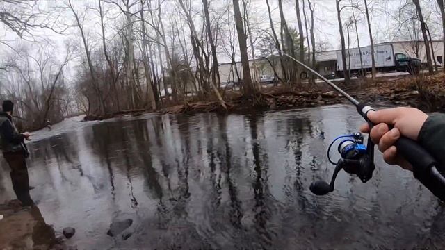 Trout fishing Musconetcong River New Jersey Trophy Rainbow trout on !! 5 pounder смотреть онлайн