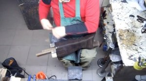 растяжка голенища замшевого сапога