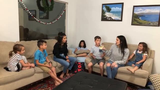 Blindfold hide and seek & silly Thanksgiving Games! смотреть онлайн