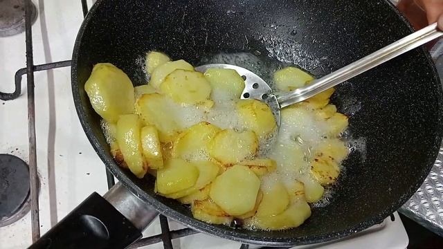 Картофель с курицей по домашниму? #кулинария #еда #дача#рецепты #кулинарноешоу #домашниерецепты смотреть онлайн