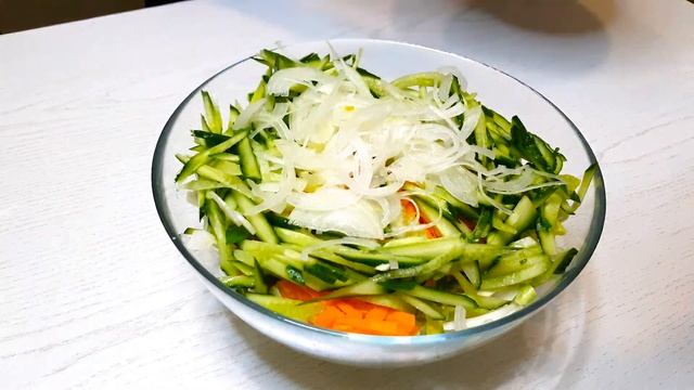 Простой, но оочень вкусный САЛАТ с капустой, морковью и огурцом с майонезом.ЛЕТНИЙ салат- ВИТАМИНКА смотреть онлайн