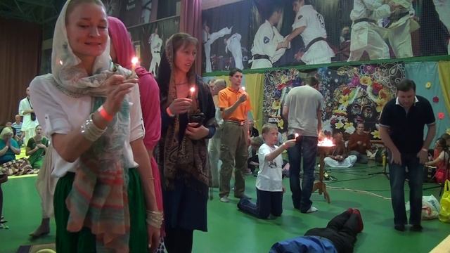 Говардхана-пуджа 2014. Дамодараштака. Вриндаван Тхакурани дд. 25.10.2014, Екатеринбург смотреть онлайн