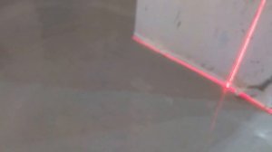 Наливной пол с помощью простого лазера.