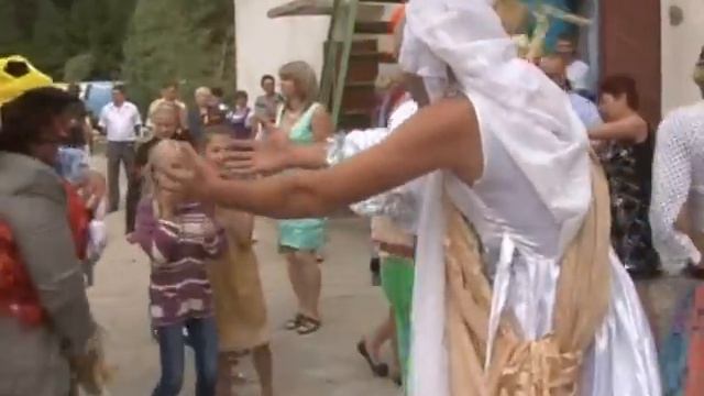 Родила на свадьбе