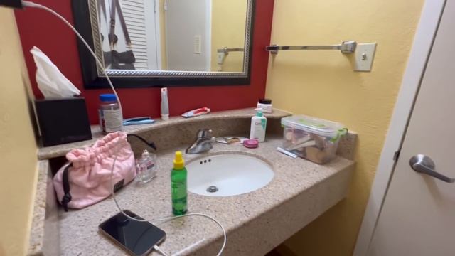 НАМ НЕ УБРАЛИ ГОСТИНИЦУ В КАЛИФОРНИИ / США/ смотреть онлайн