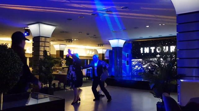 Мой Хабаровск. Встречаемся с девчулями Едим вкусности. Густав и Густав Сациви Султан Базар