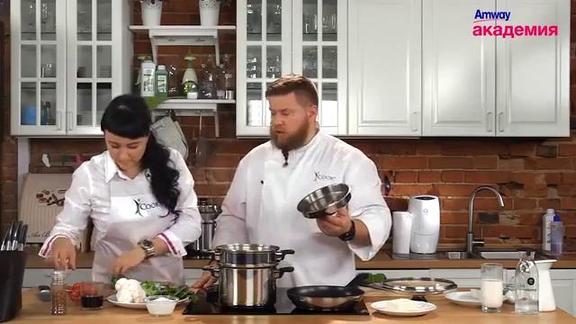 Куриные котлеты с паровыми овощами. смотреть онлайн