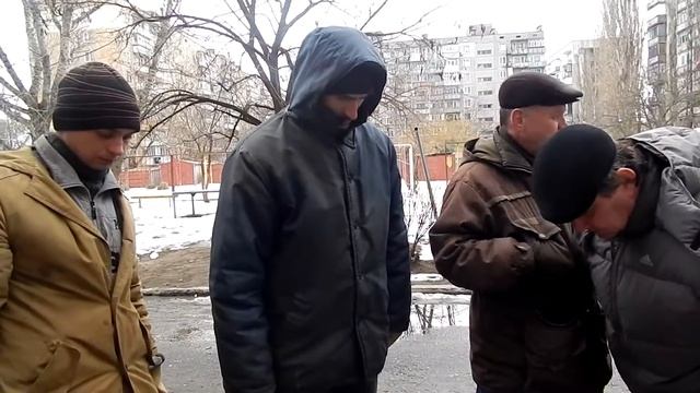 "Трещины пошли!", - жители боятся, что дом завалится (видео "Корабелов.Инфо") смотреть онлайн